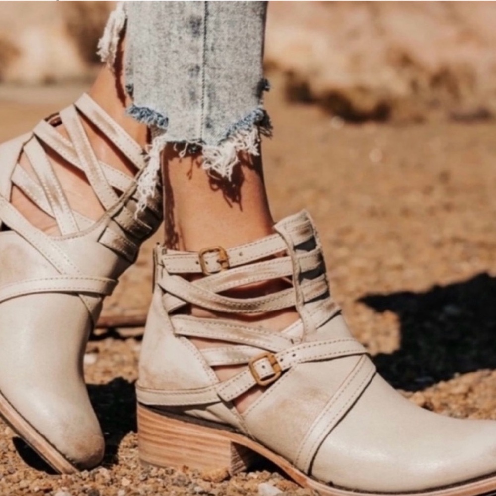Freebird by Steven Taupe Ankle Boots Taupe Size 6